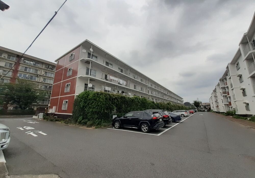 外観3駐車場側から